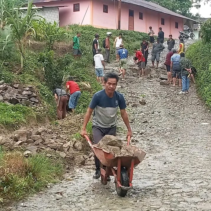 Kerja Bakti Perbaikan Jalan